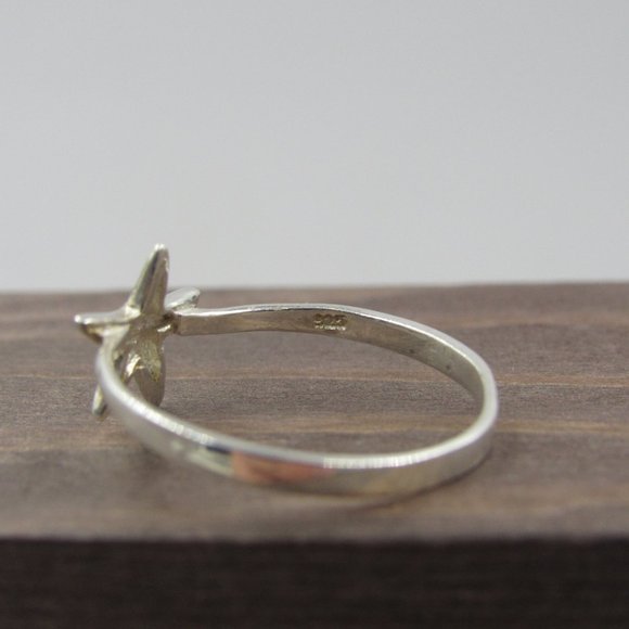 Size 8.75 Sterling Silver Small Star Band Ring - Picture 5 of 8